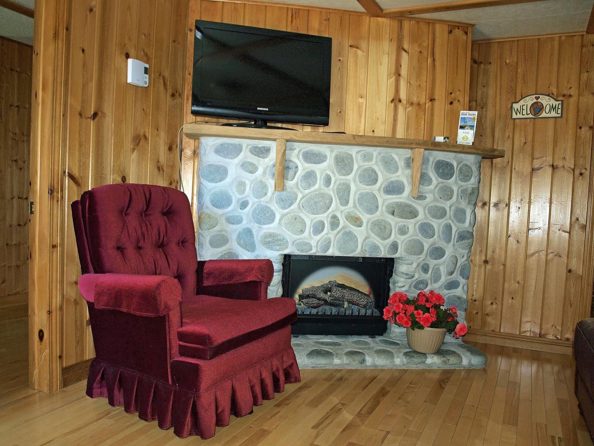 Mackenzie Motel & Cottages Shelburne Dış mekan fotoğraf