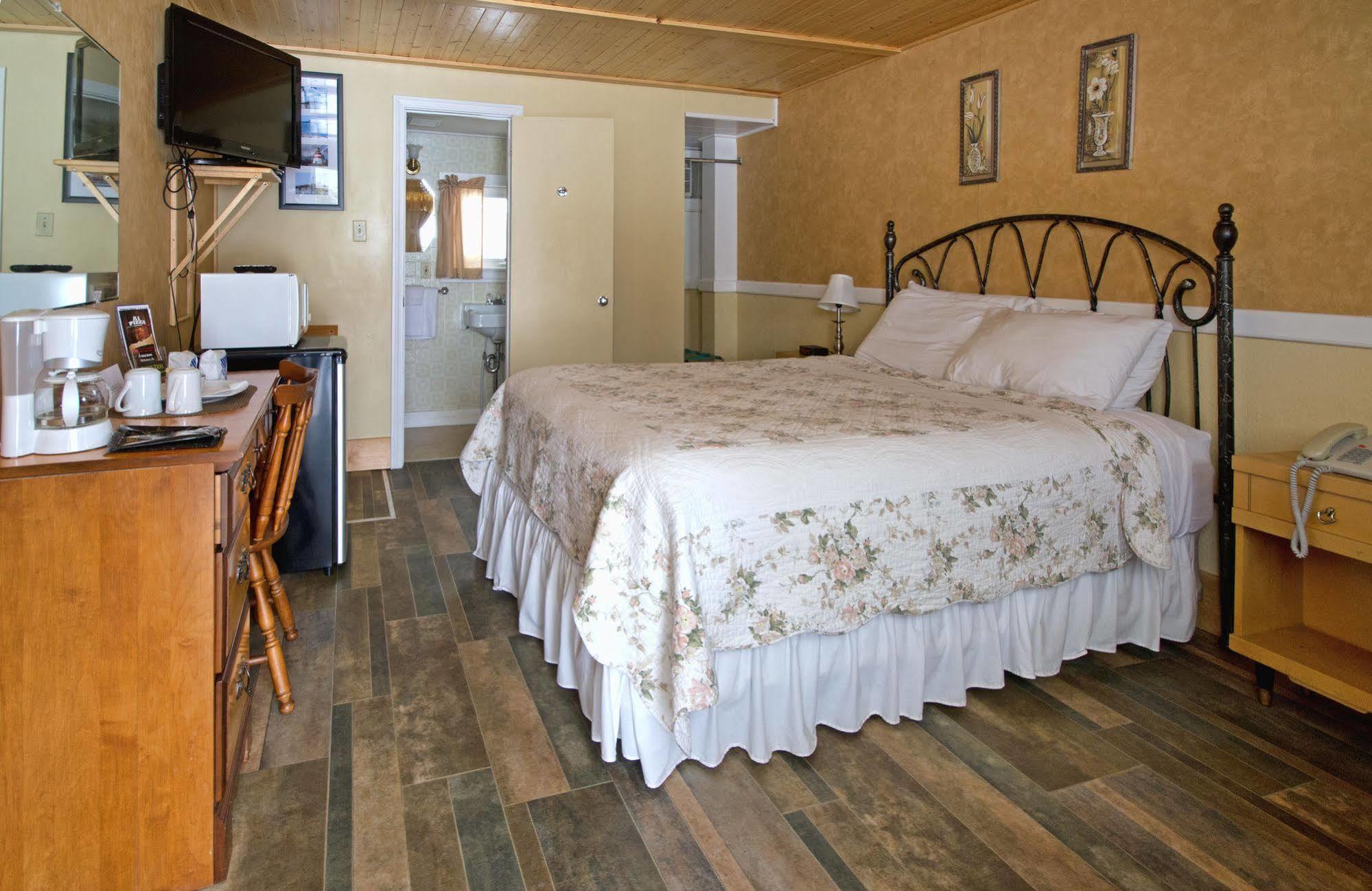Mackenzie Motel & Cottages Shelburne Dış mekan fotoğraf